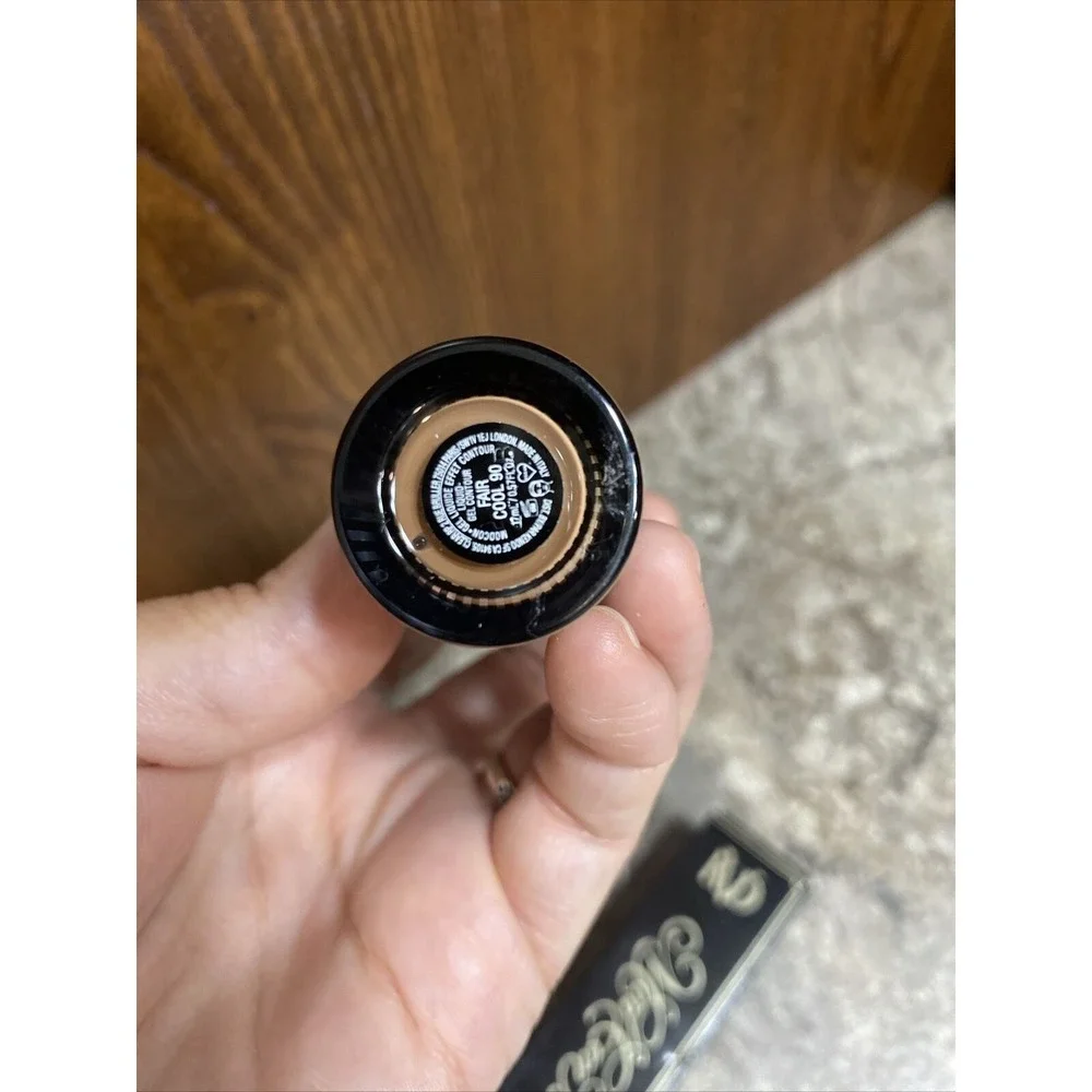 Kat Von D Liquid Gel Contour -‎ Fair Cool 90 - New in Box .57oz